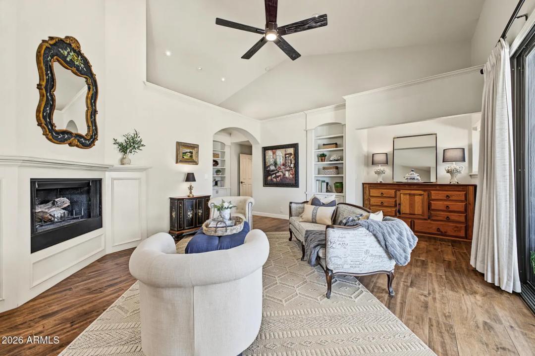 Real Estate Picture 7