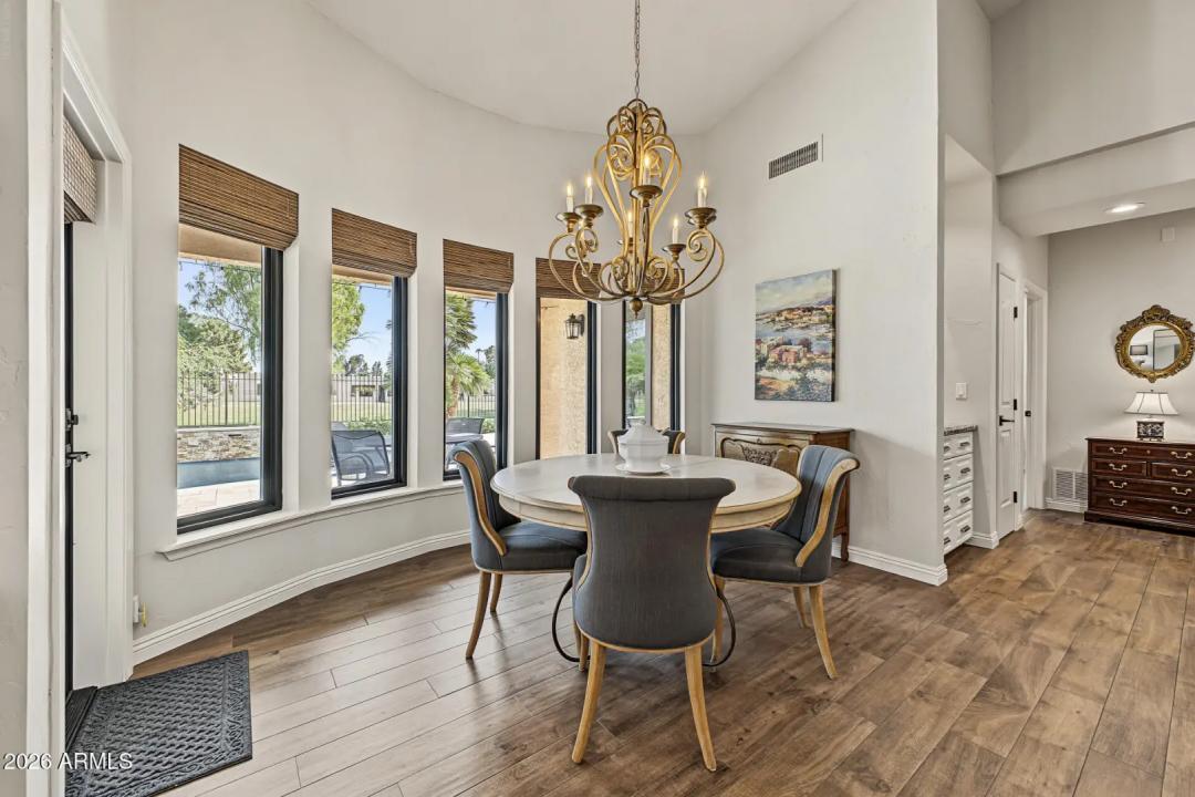 Real Estate Picture 8