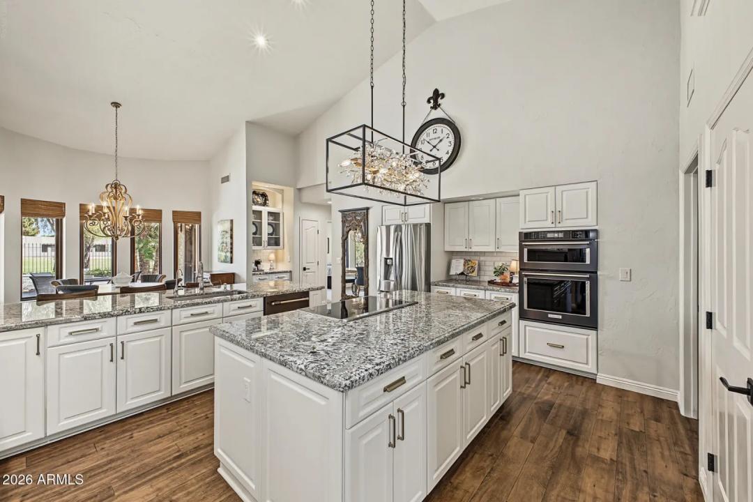 Real Estate Picture 9