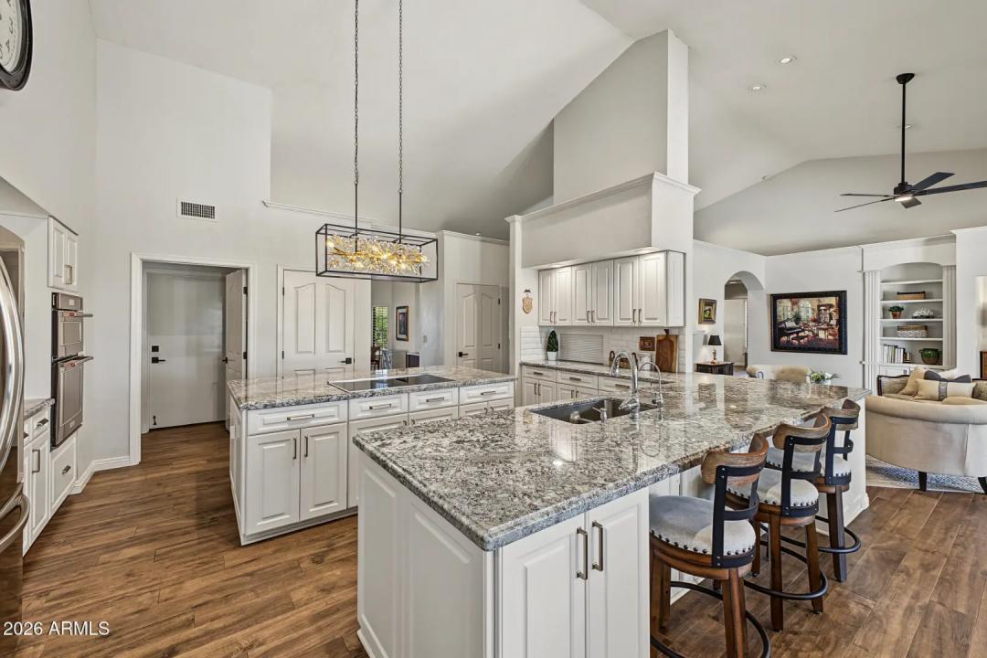 Real Estate Picture 12