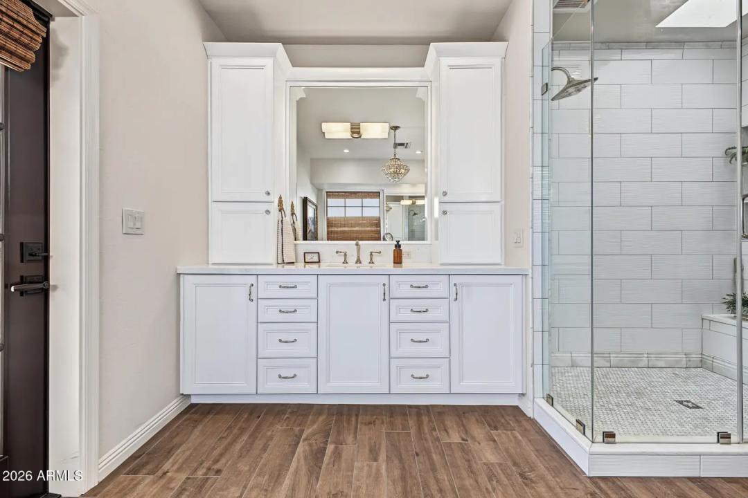 Real Estate Picture 22