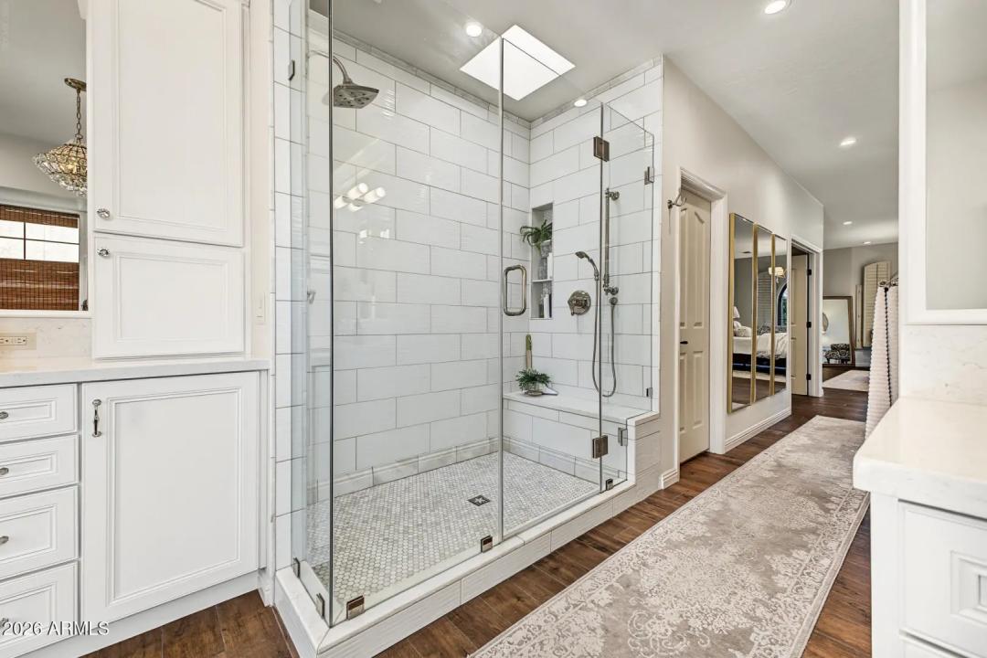 Real Estate Picture 23