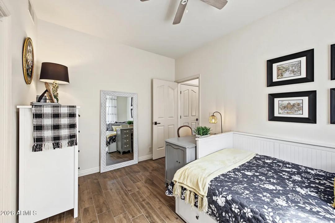 Real Estate Picture 28