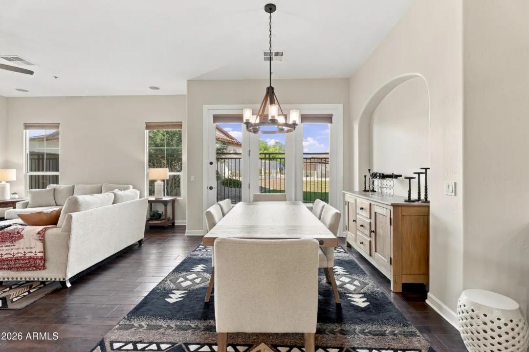 Real Estate Picture 8