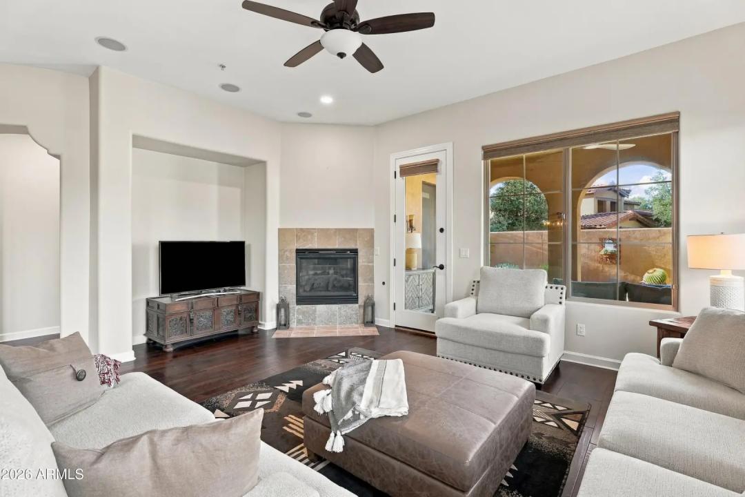 Real Estate Picture 11