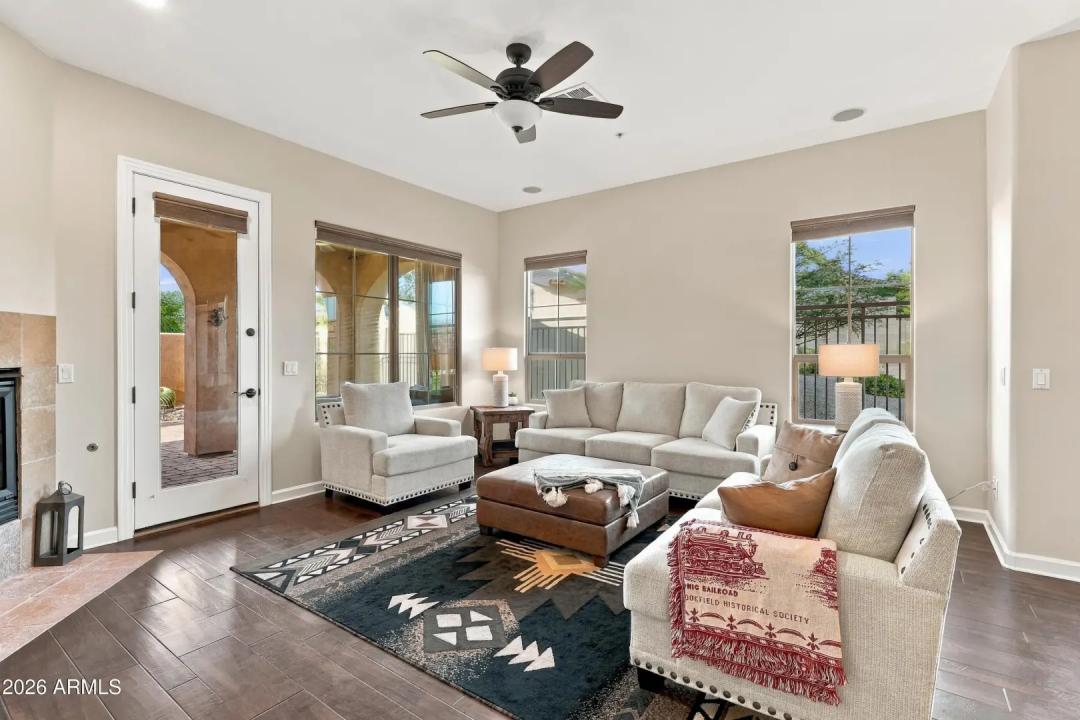 Real Estate Picture 12