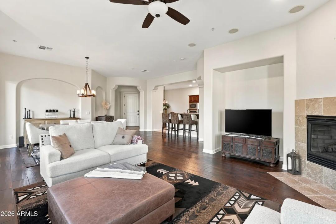 Real Estate Picture 14