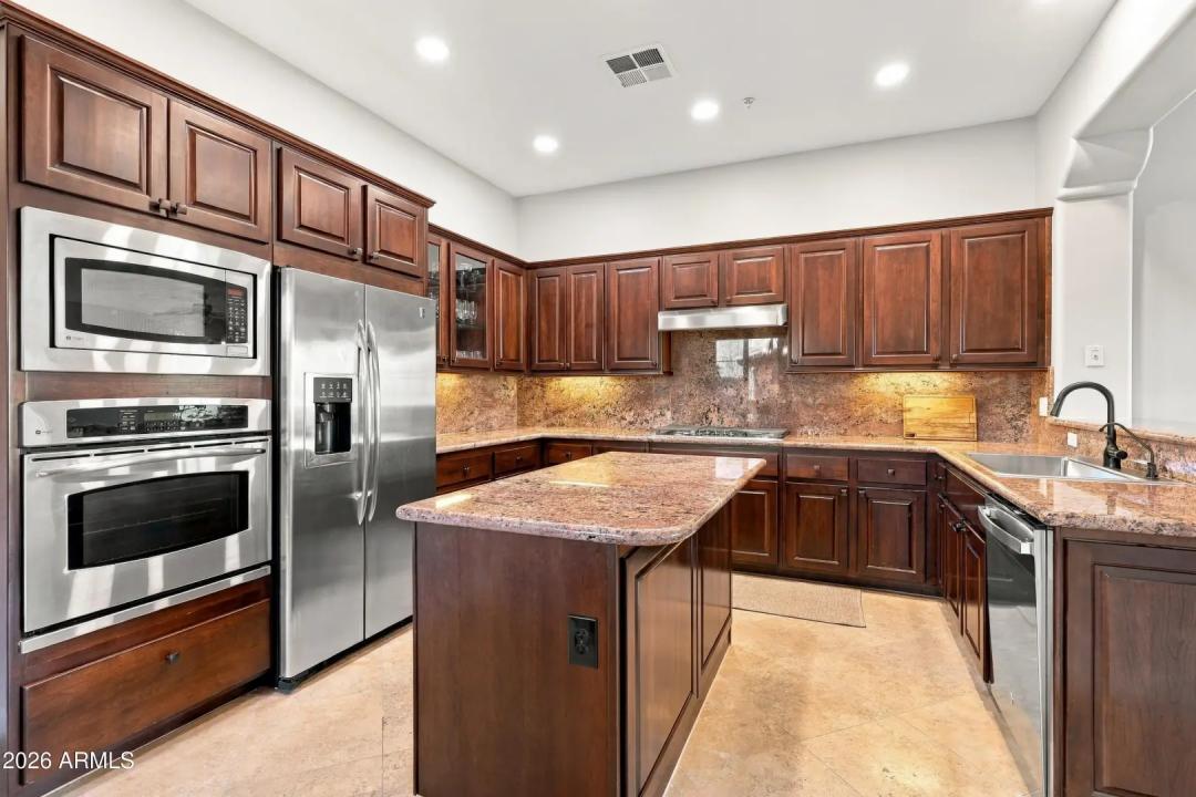Real Estate Picture 17