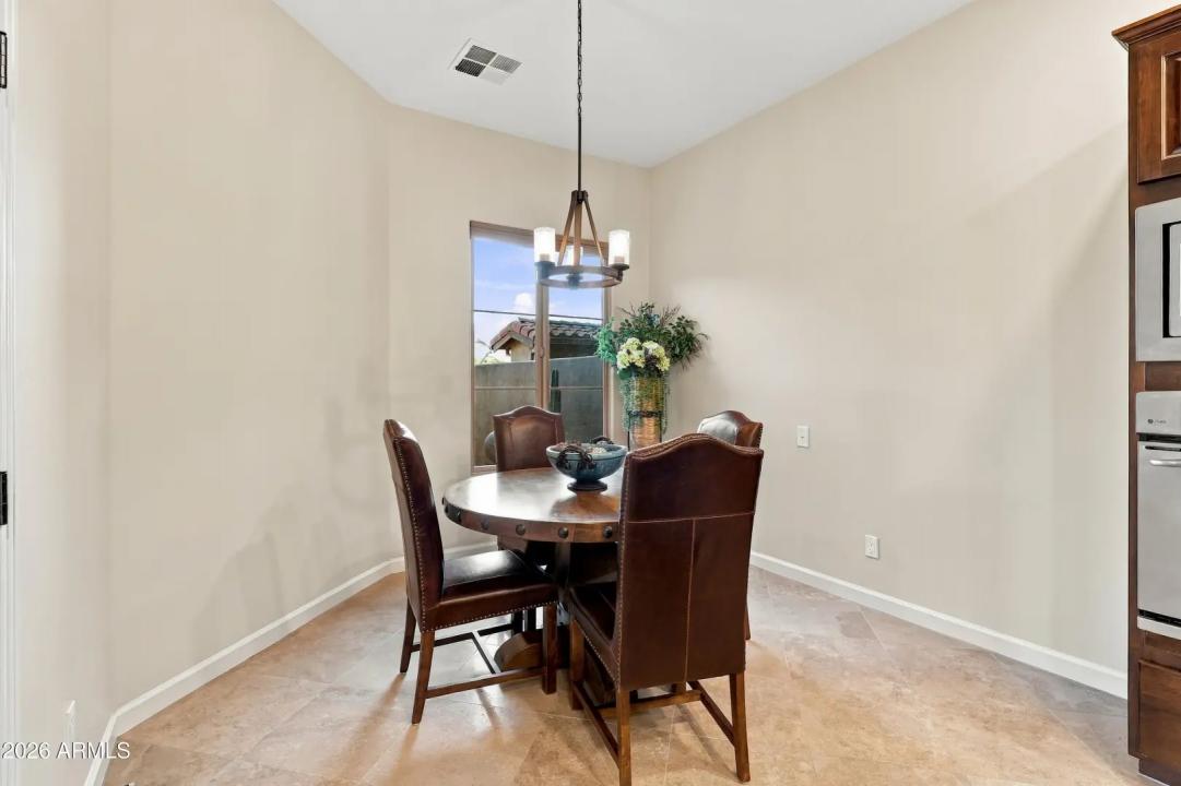 Real Estate Picture 23