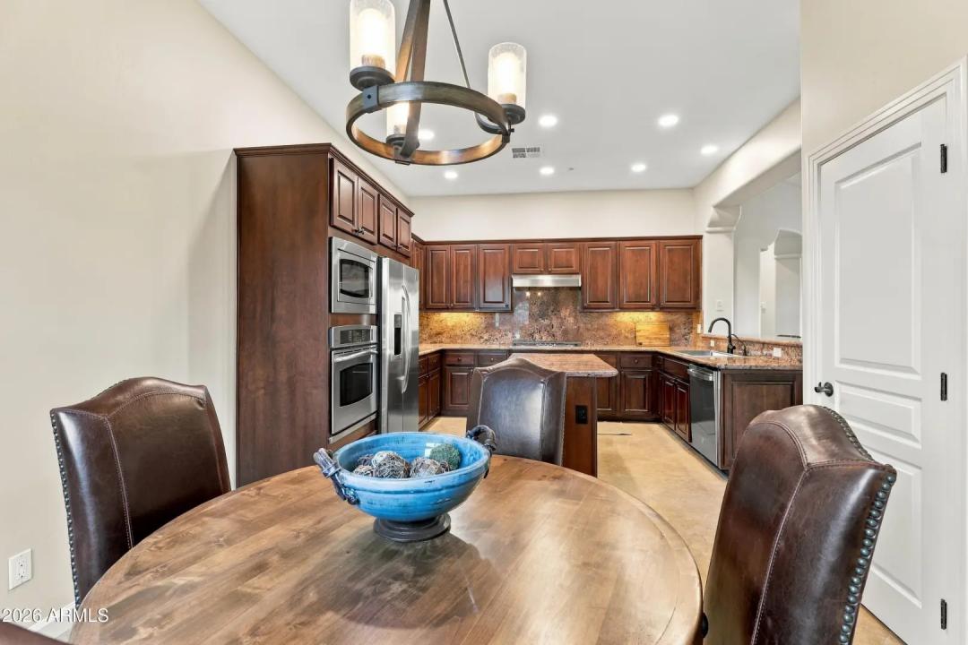 Real Estate Picture 24