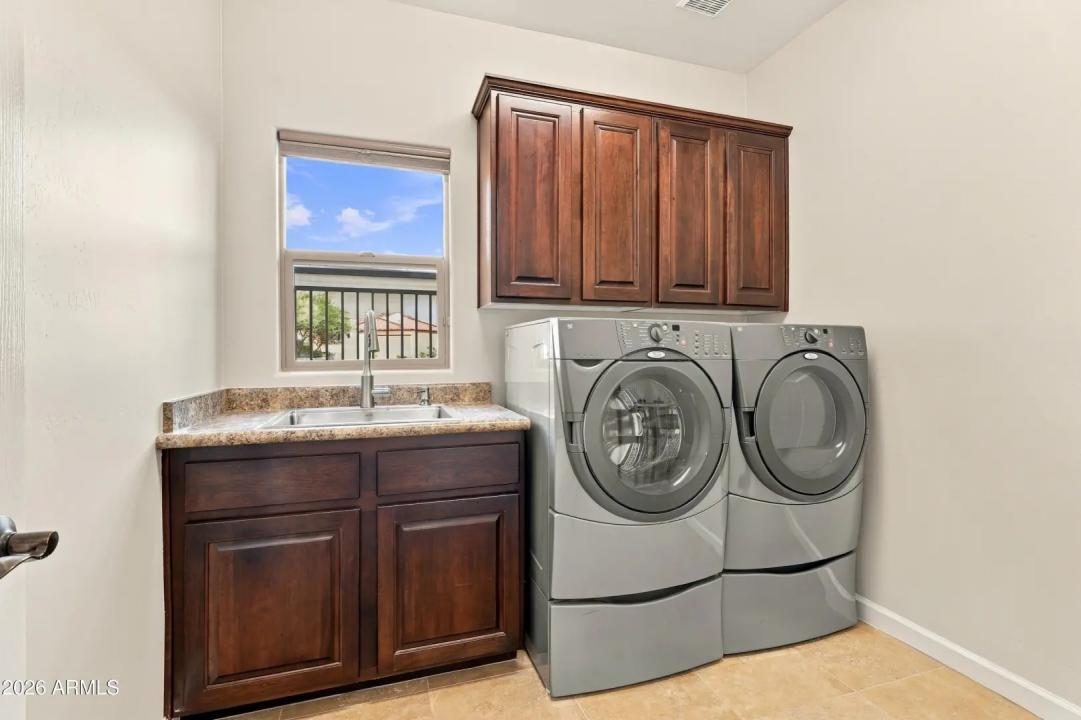 Real Estate Picture 38