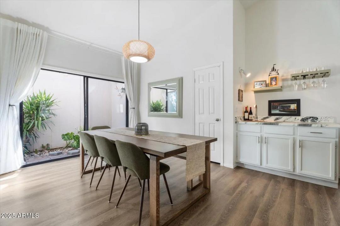 Real Estate Picture 6