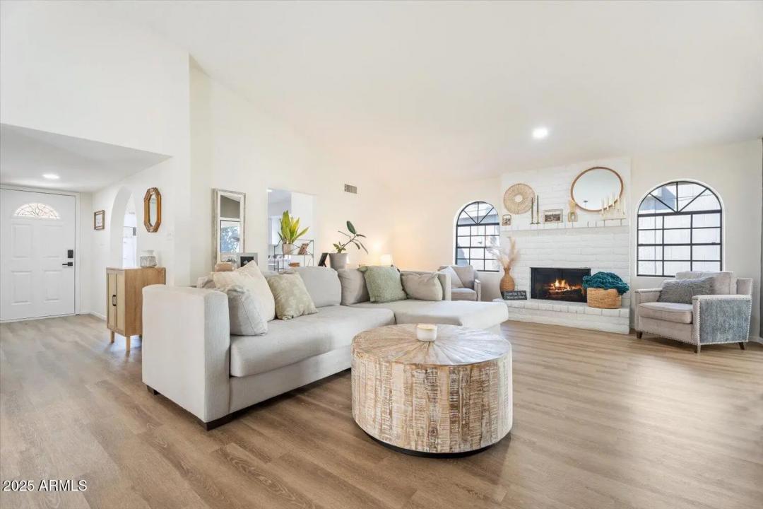 Real Estate Picture 10