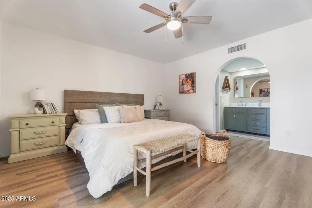 Real Estate Picture 13