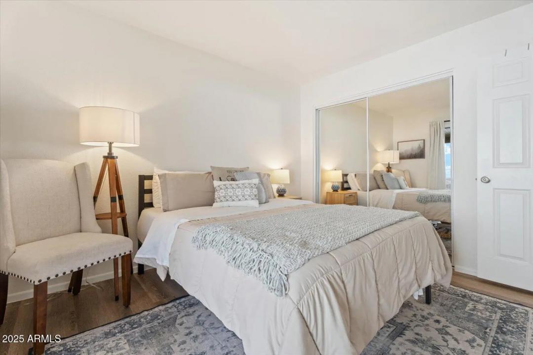 Real Estate Picture 16