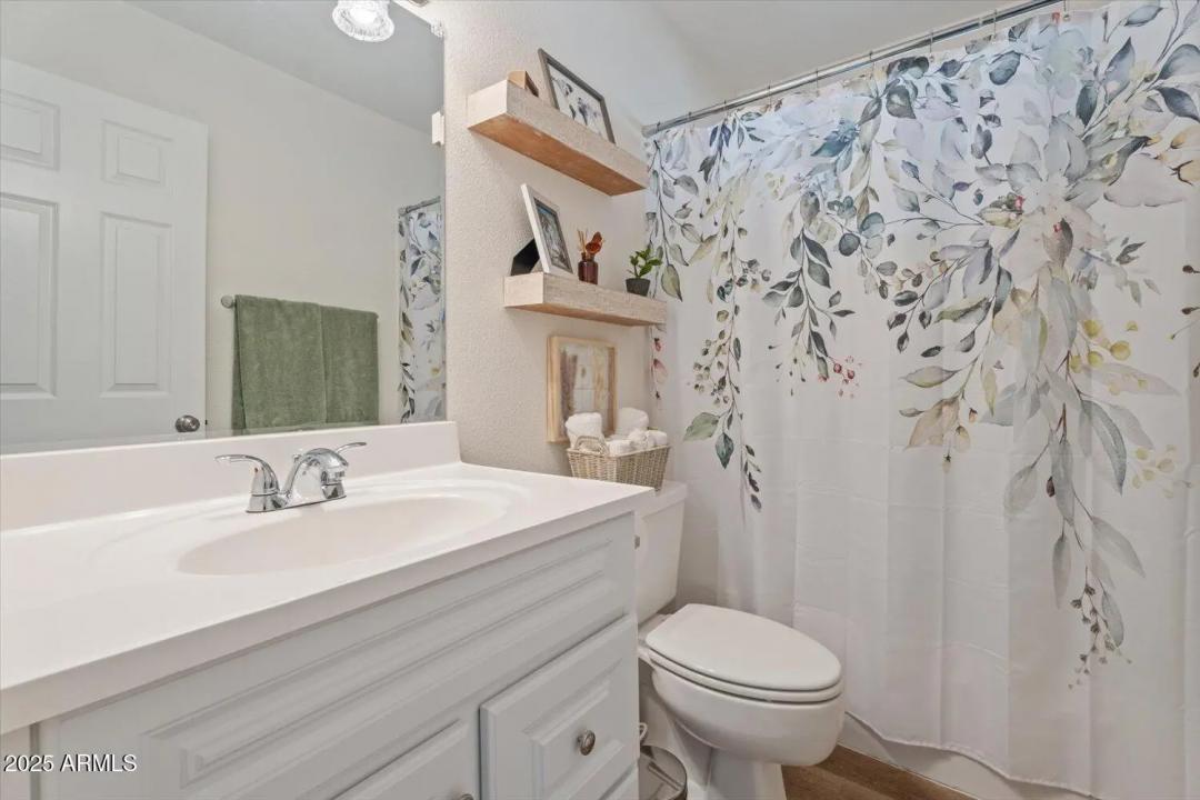 Real Estate Picture 17
