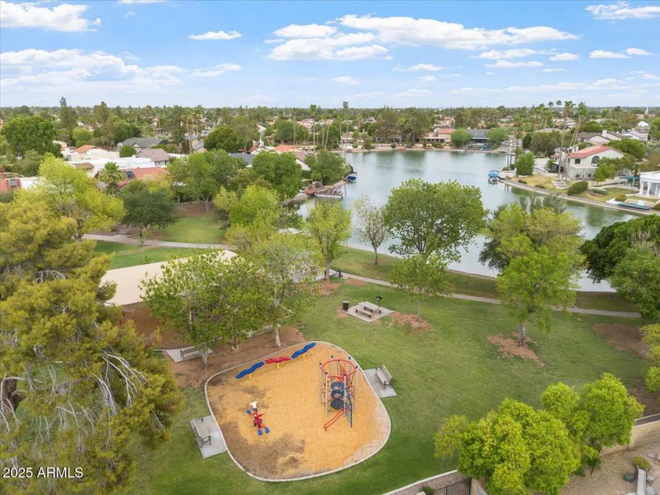 Real Estate Picture 26