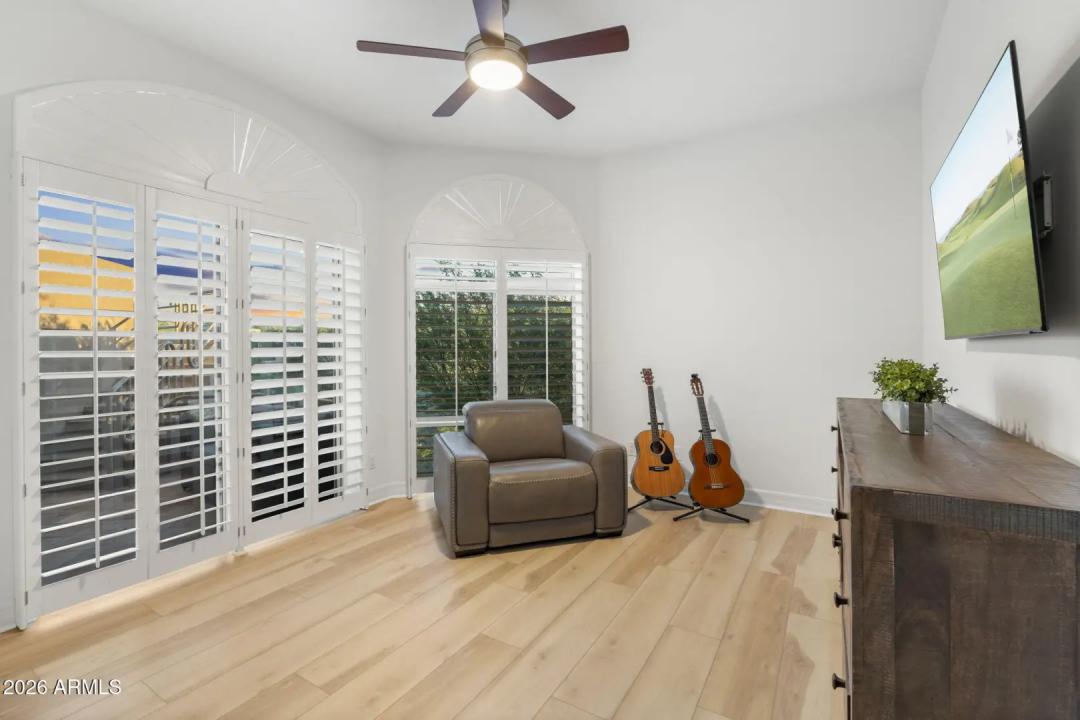 Real Estate Picture 25