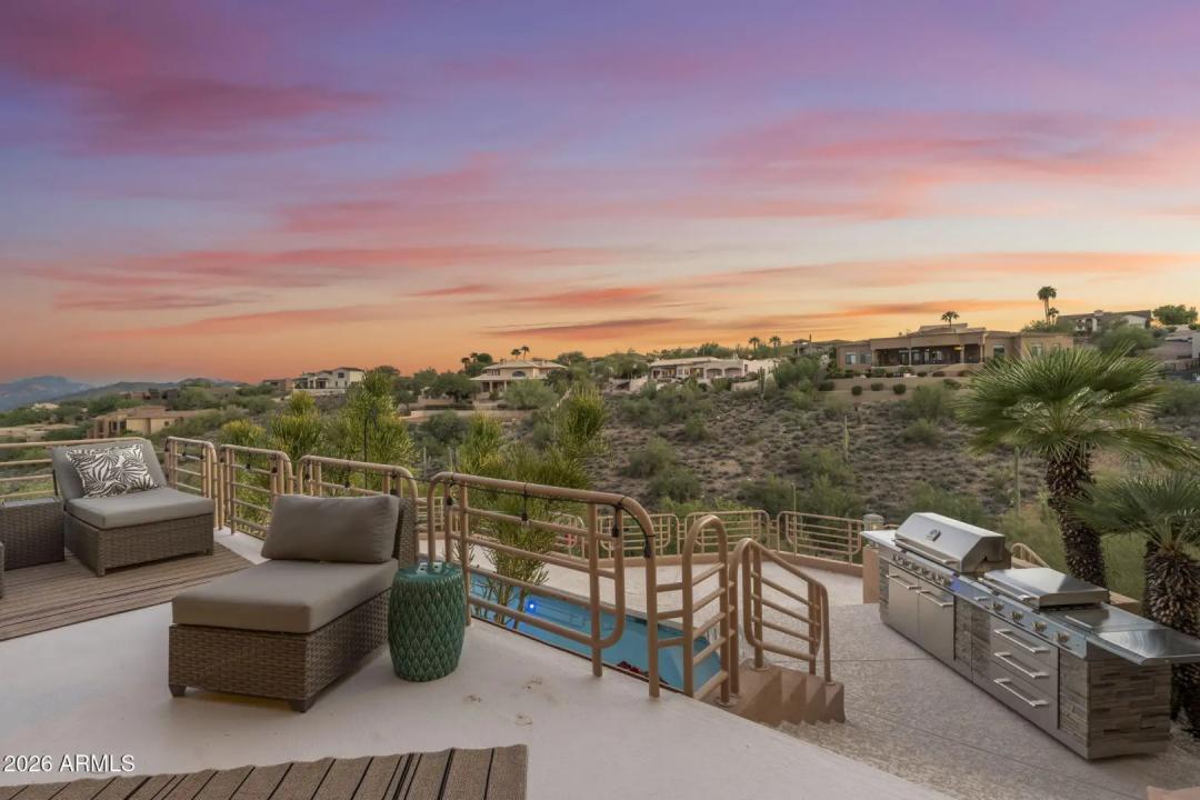 Real Estate Picture 9