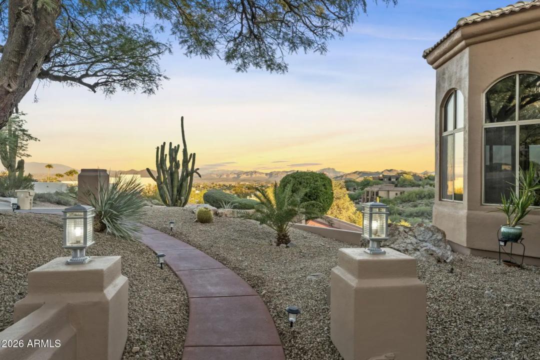 Real Estate Picture 50