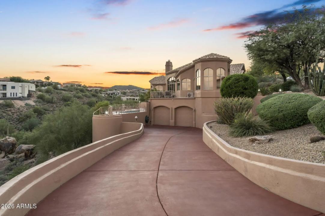 Real Estate Picture 7