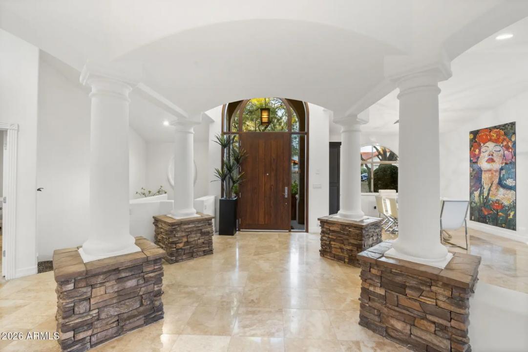 Real Estate Picture 11