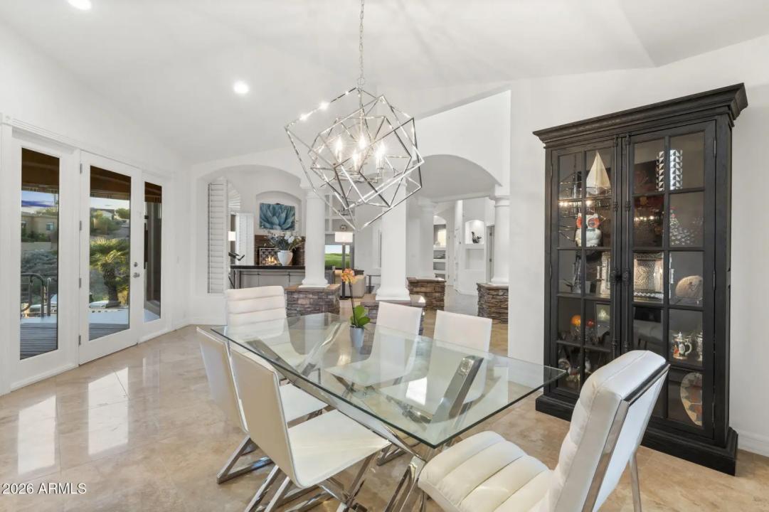 Real Estate Picture 12
