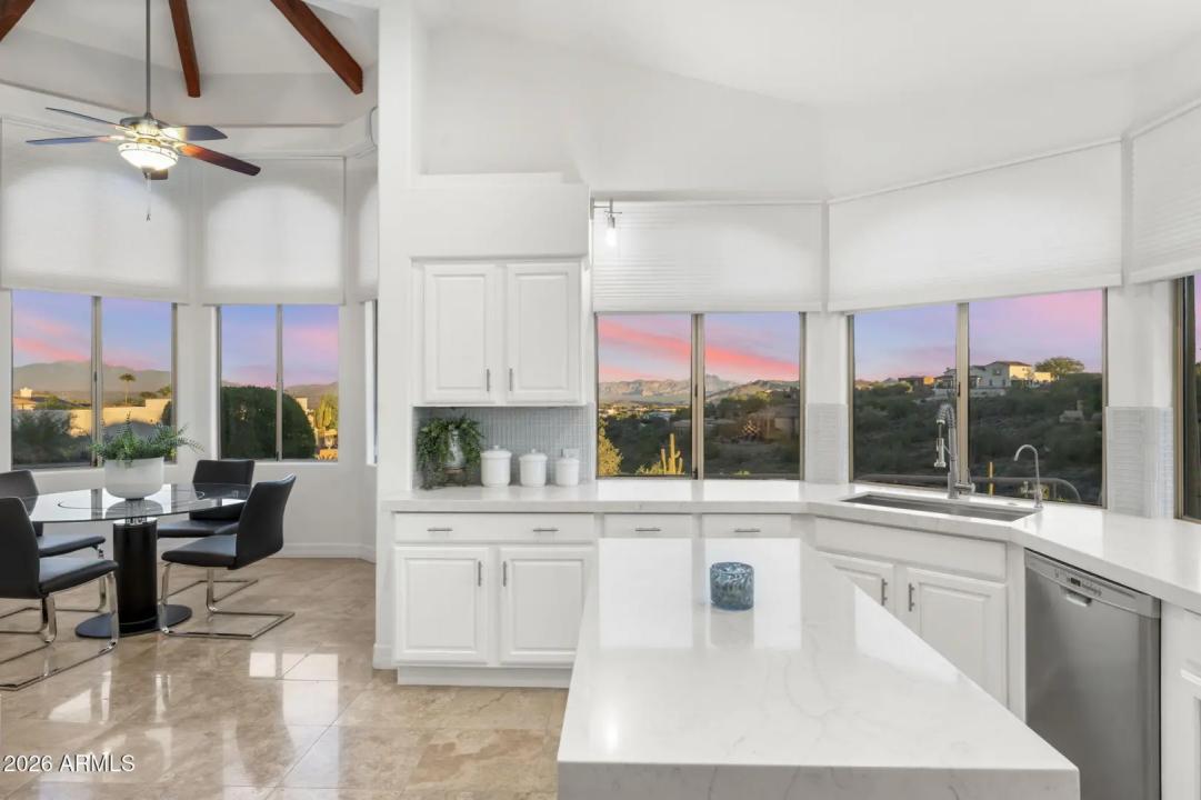 Real Estate Picture 3