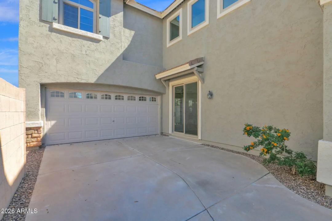 Real Estate Picture 3