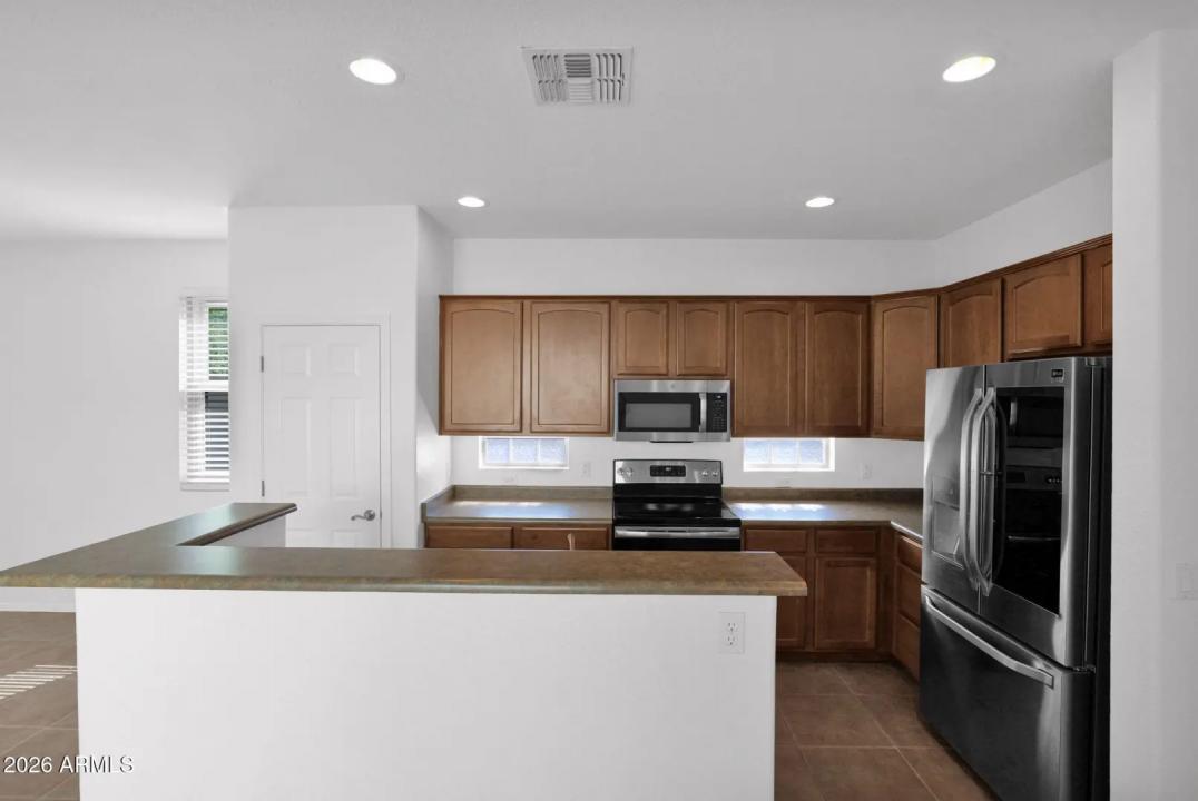Real Estate Picture 8
