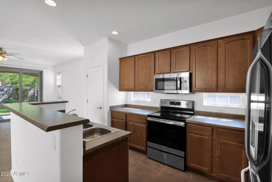 Real Estate Picture 11