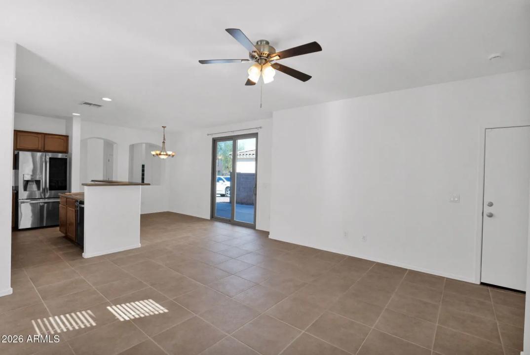 Real Estate Picture 14