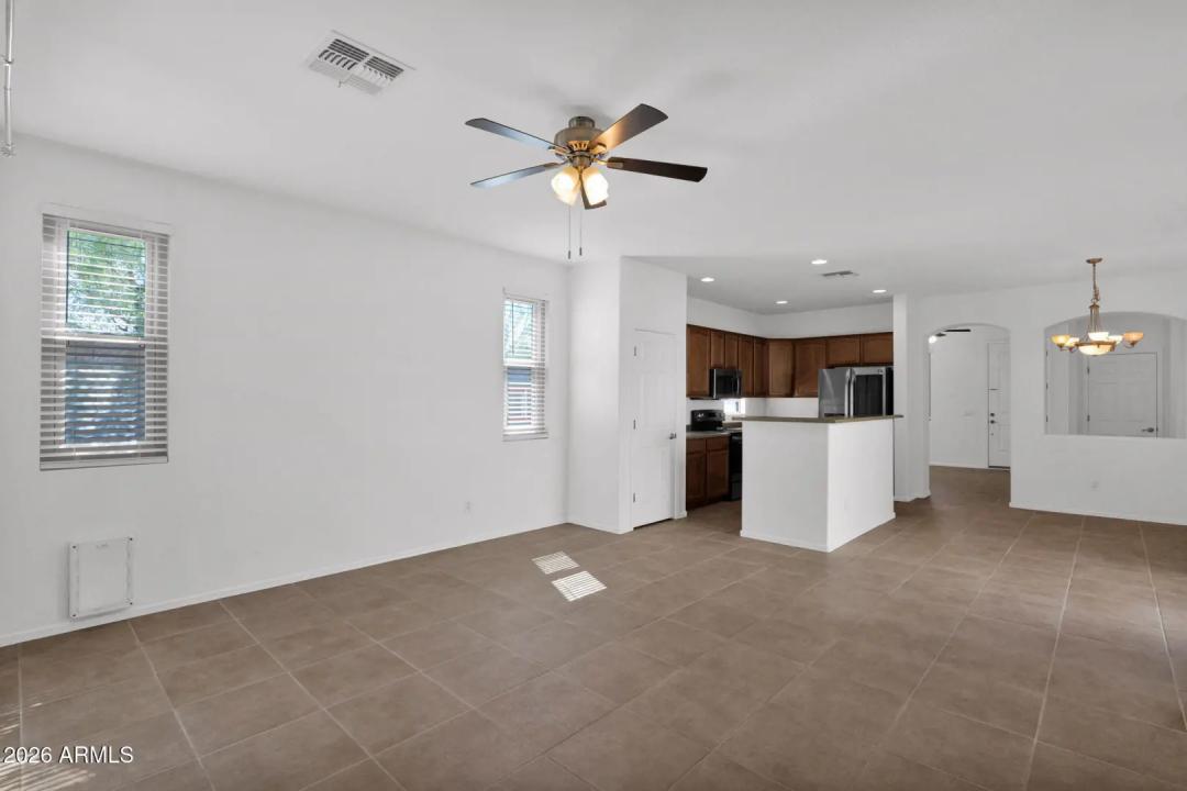 Real Estate Picture 15
