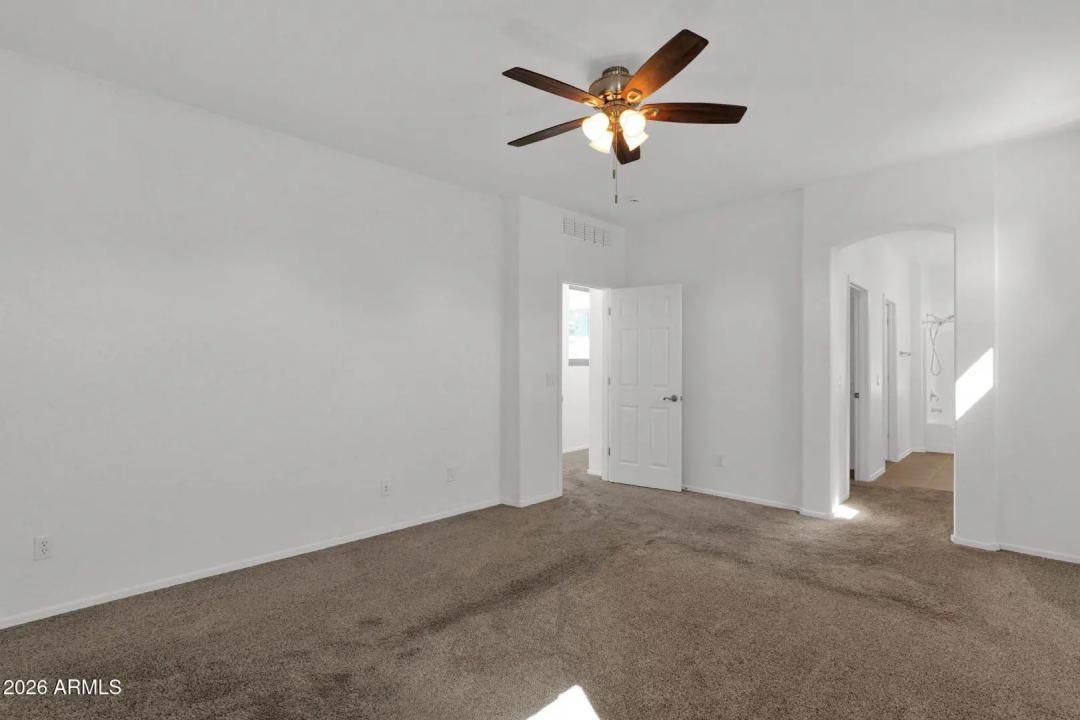 Real Estate Picture 18