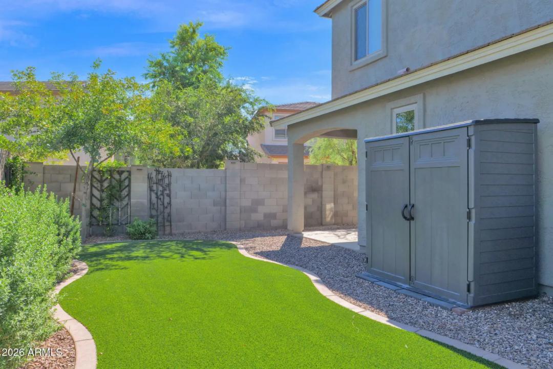 Real Estate Picture 30