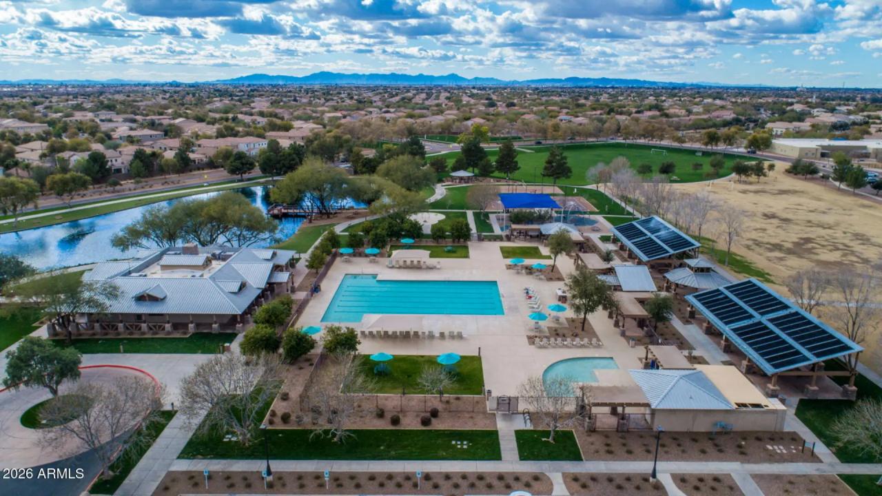 Real Estate Picture 37