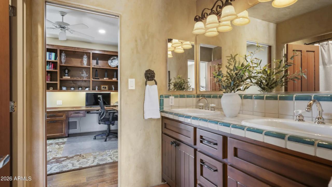 Real Estate Picture 42