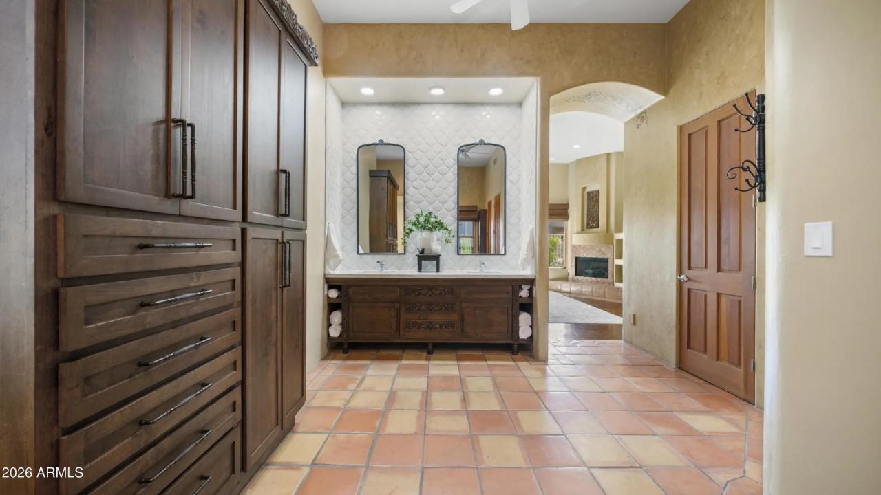 Real Estate Picture 34