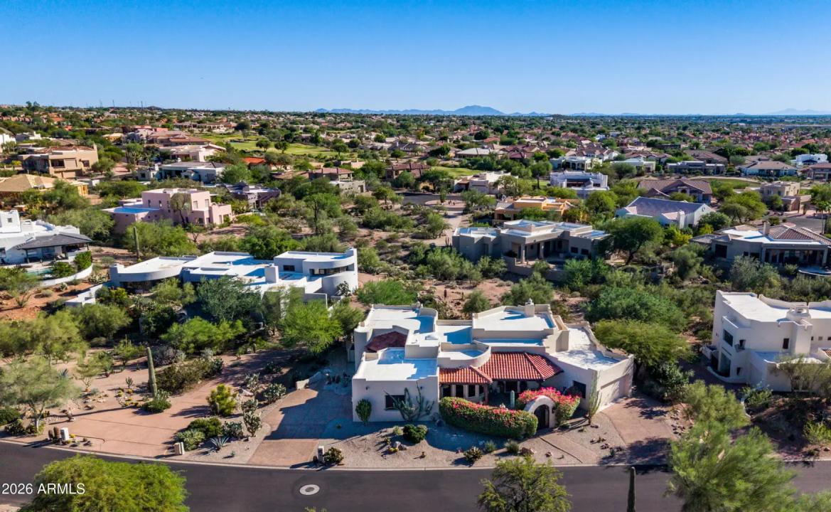 Real Estate Picture 3