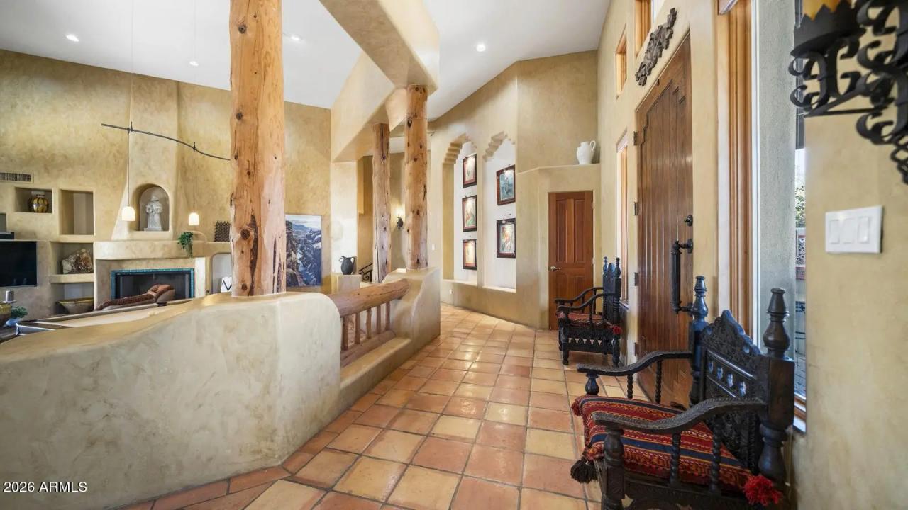 Real Estate Picture 12