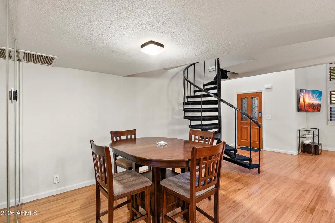Real Estate Picture 43