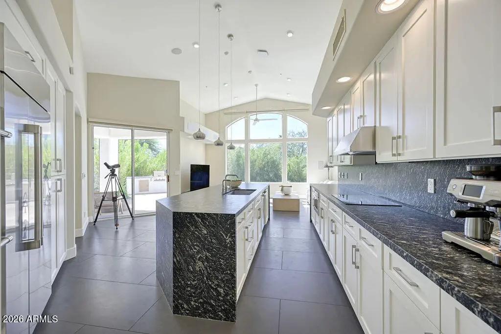 Real Estate Picture 18