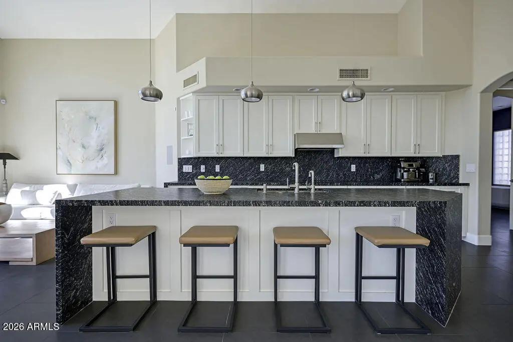 Real Estate Picture 13
