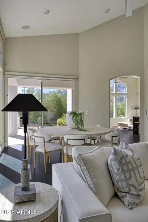 Real Estate Picture 8