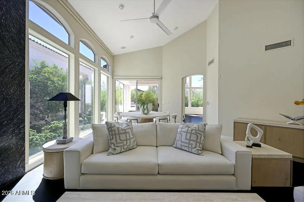 Real Estate Picture 7