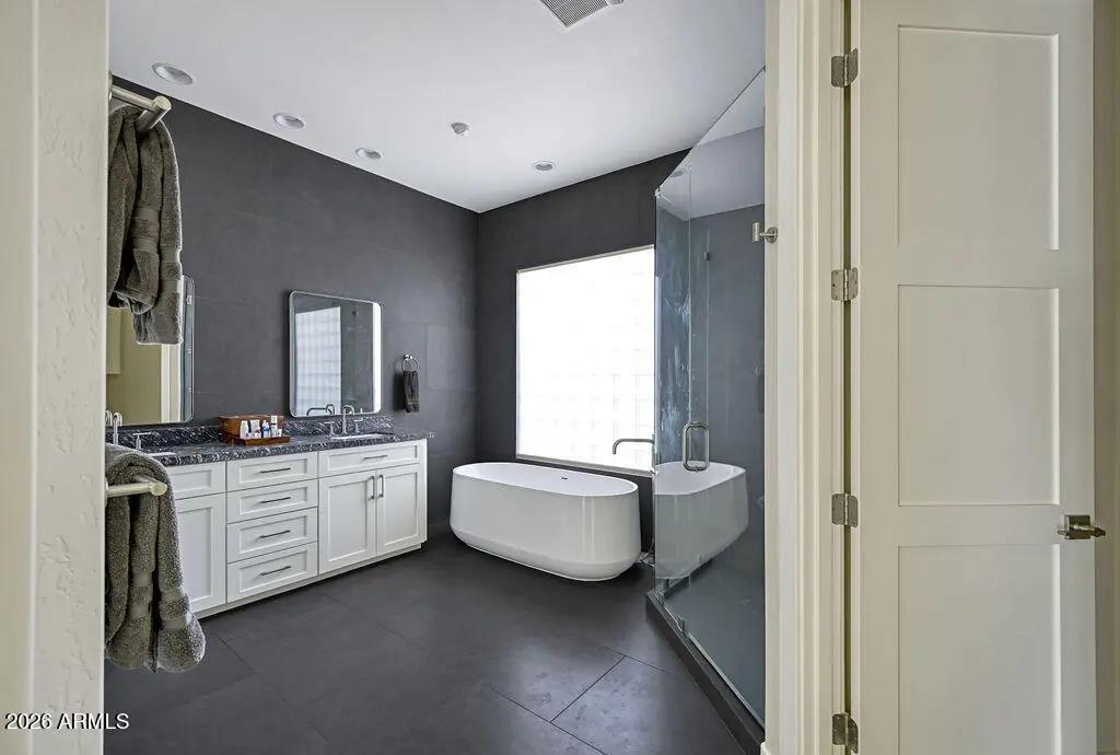 Real Estate Picture 24