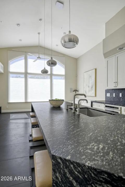 Real Estate Picture 16