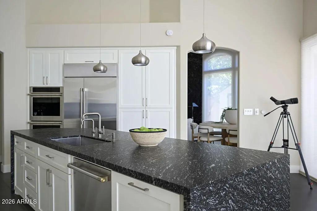 Real Estate Picture 19