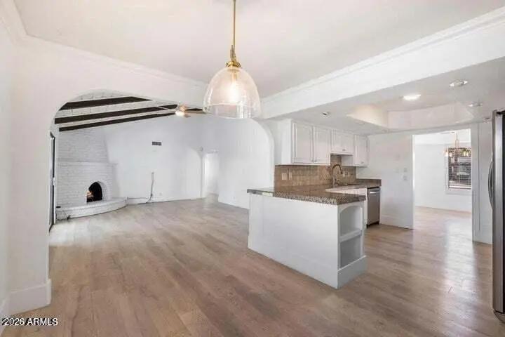 Real Estate Picture 15
