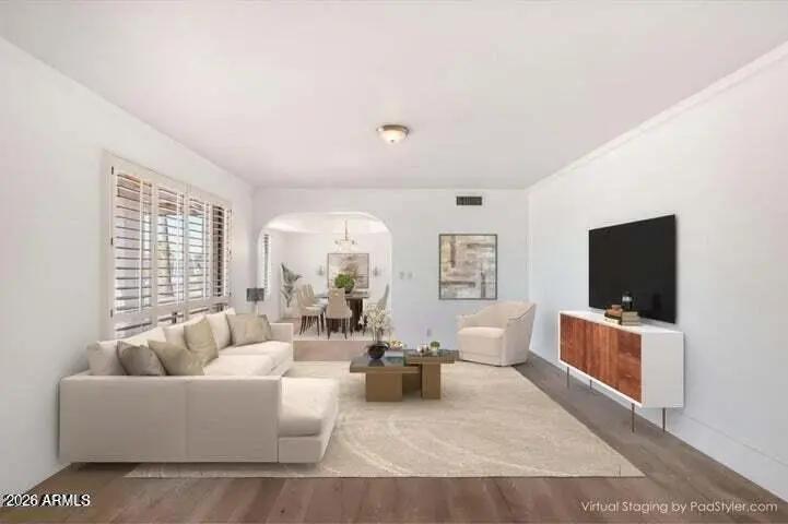 Real Estate Picture 4